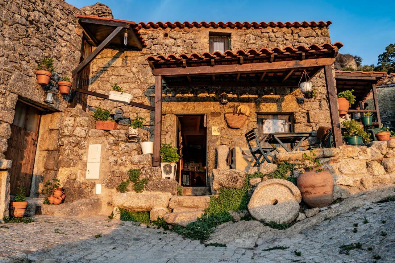 蒙桑图 Old House酒店 外观 照片